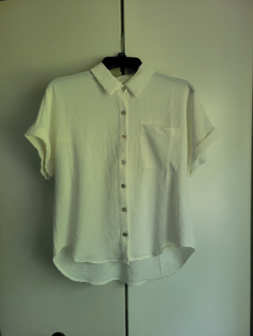 White Short-sleeved Blouse